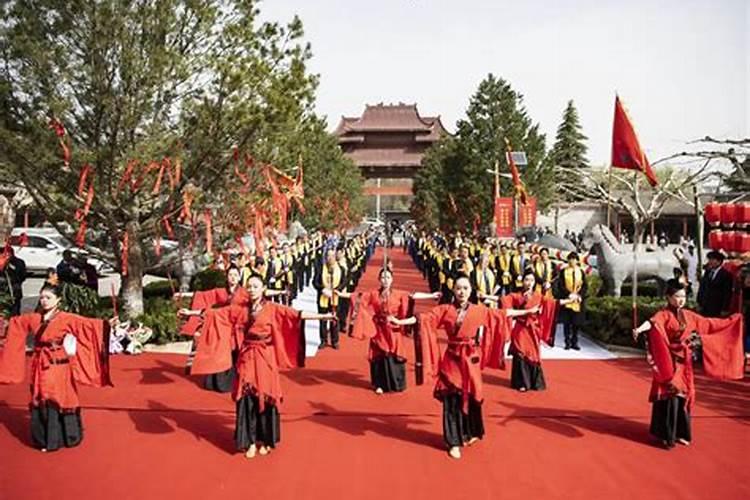 我们两口子都属蛇本命年能结婚吗？