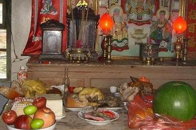 八月十五是怎么拜神的？都有什么祭品？