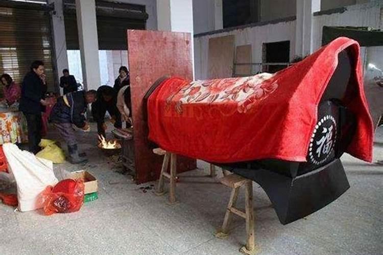 女人梦到棺材有什么预兆