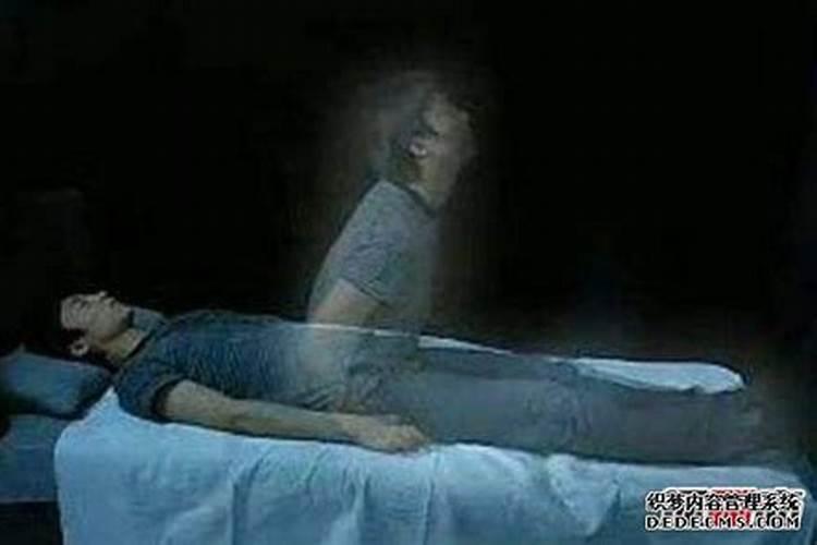 人去世后的第一年要不要烧寒衣要不要给头年去世的老人送寒衣