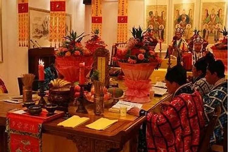 梦到已故长辈给自己钱