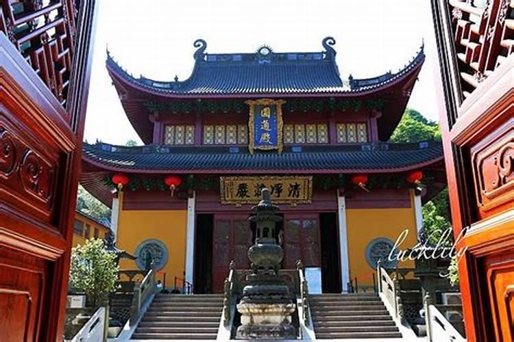 天竺国凤仙郡因什么事惹得玉帝大怒下令不准下雨？你怎么看待这事？