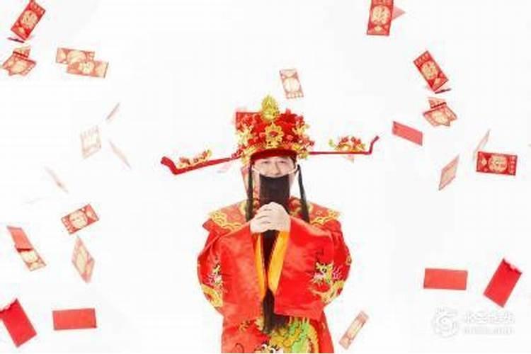 给财神爷上供几个水果才正确呢