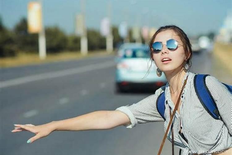 梦见本人搭乘他人的车