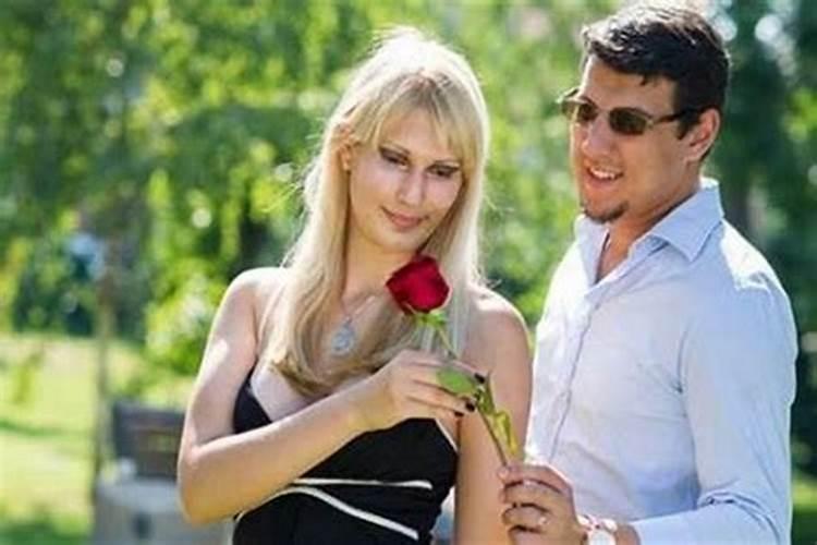 女人梦见挖花生是什么征兆？