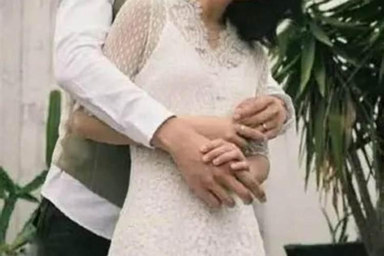 梦见和有好感的男生亲昵有什么征兆