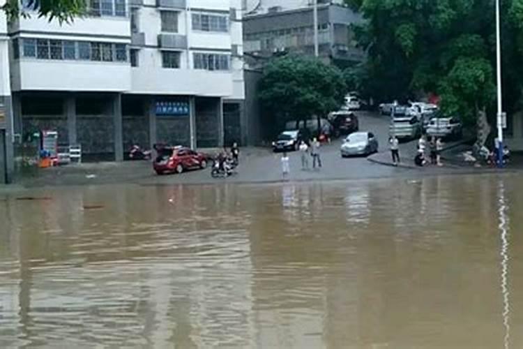 梦见大水淹家门的预兆