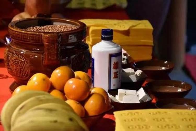 七月十五鬼节当天去墓地扫墓带供品吗