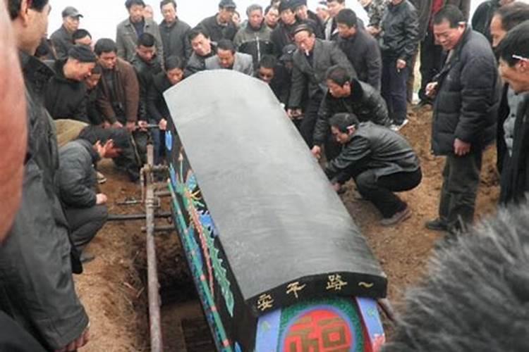 做梦梦见死,梦到熟人死了什么预兆