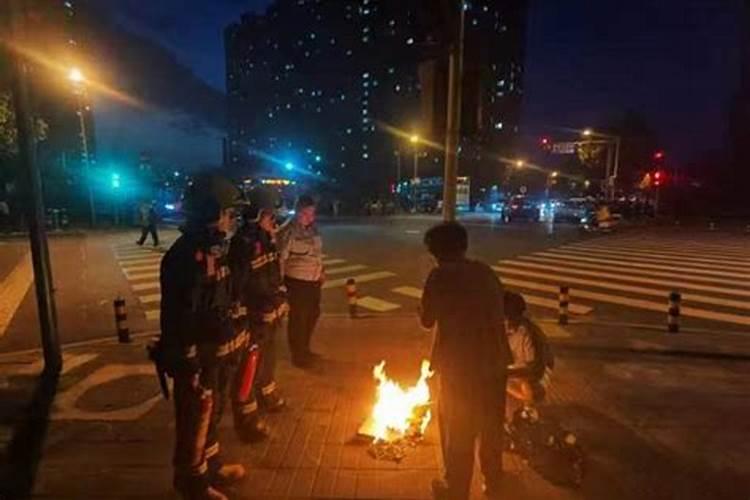在什么时段适合烧锡箔呢