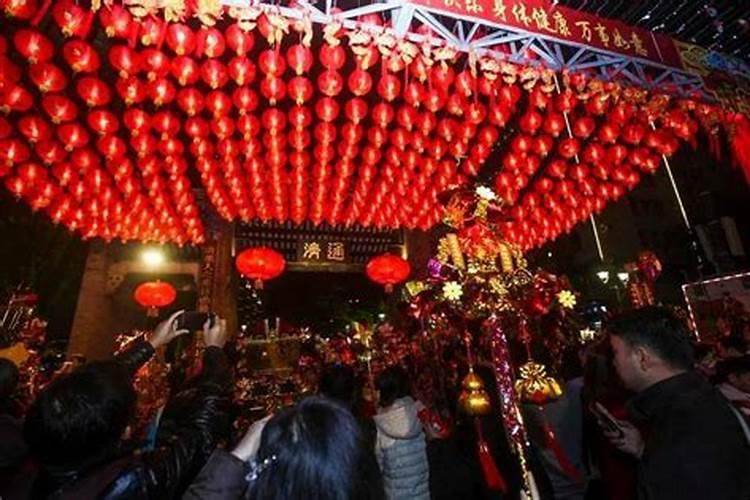 梦见自己一步跨过一条大河？