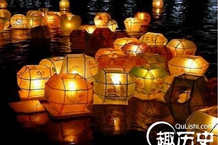 七月十五的来历和风俗
