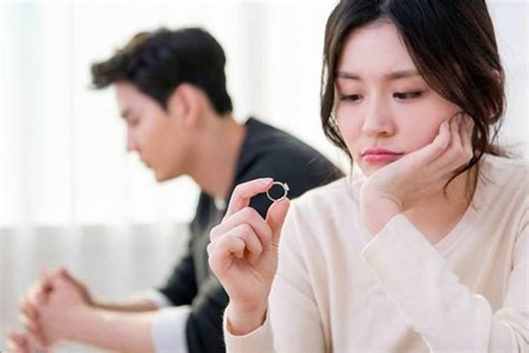 九零年,两个人在一起,至今未办理结婚手续,算事实婚姻吗？