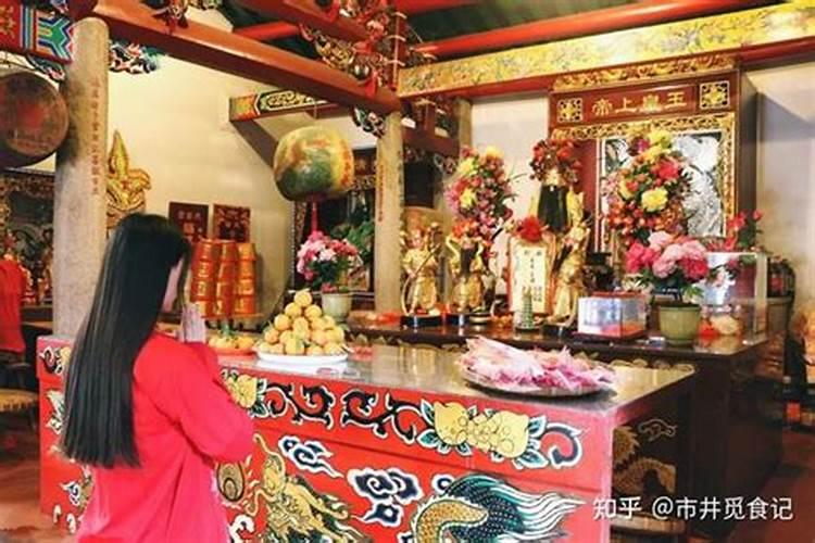 腊月底可以烧香拜菩萨吗