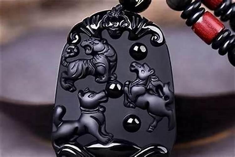 犯太岁用红绳还是黑绳,犯太岁系个红绳行不行