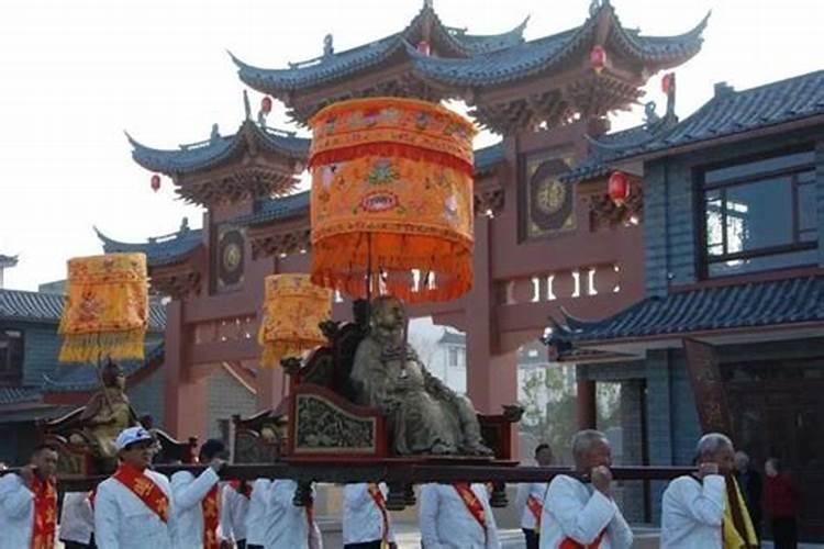 云南的米线节有什么习俗？