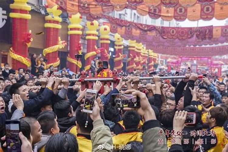 三条婚姻线两短一长 婚姻线怎么看结婚年龄？