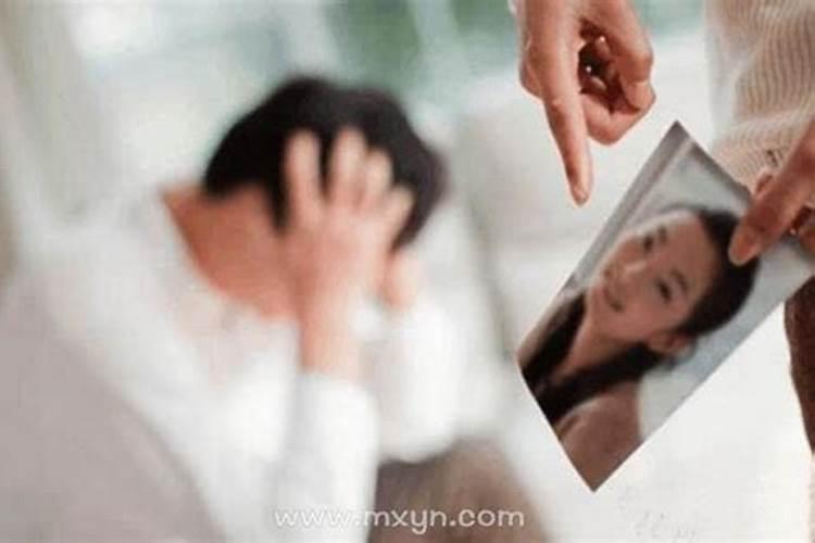 大年初一晚上做梦梦到牙齿掉了是什么意思？