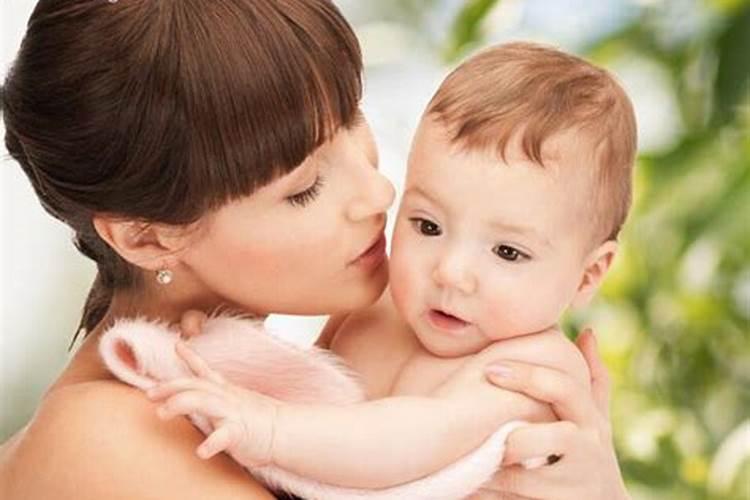 梦见怀里抱着一个女婴,是什么含义啊!