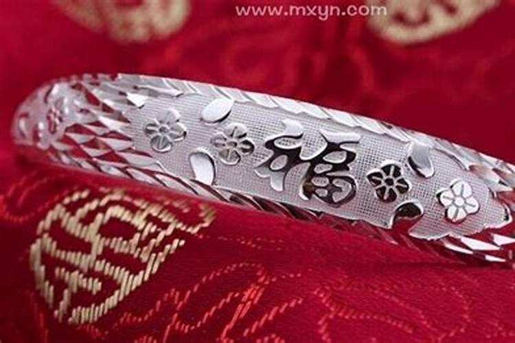 人的命里犯太岁是怎么回事啊？