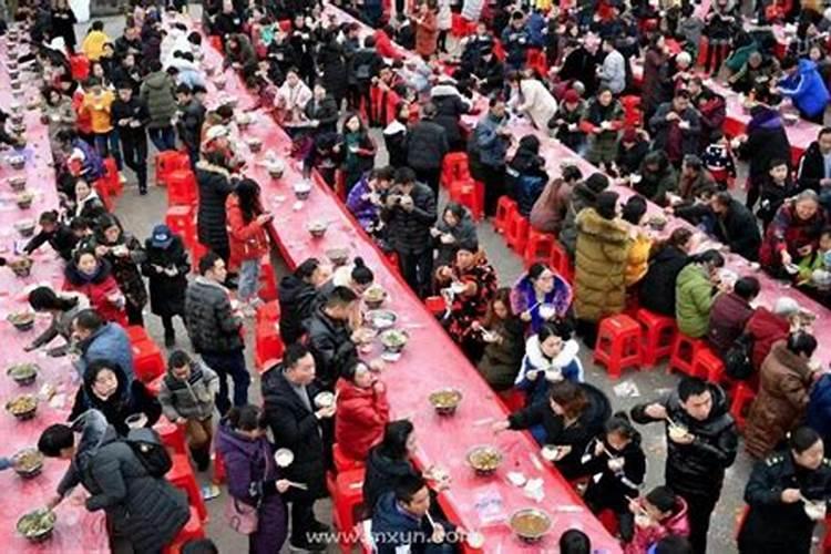 梦见一群女人在嬉闹是什么预兆？