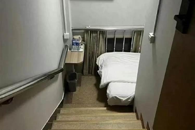 梦见弟弟撞车的预兆