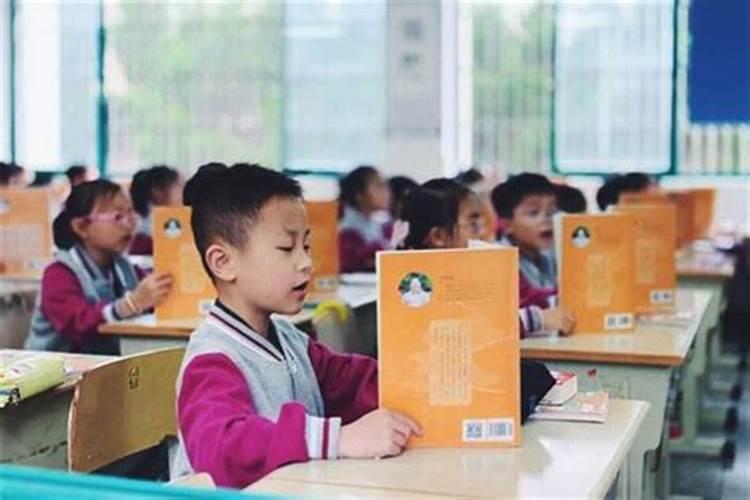 李姓100分好名男孩(好运285个)