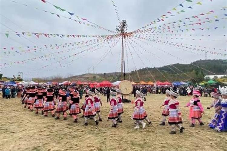 梦见石头从山上崩落到身边的预兆