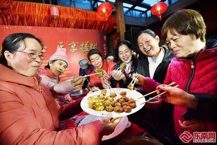 家乡的风俗冬至包饺子