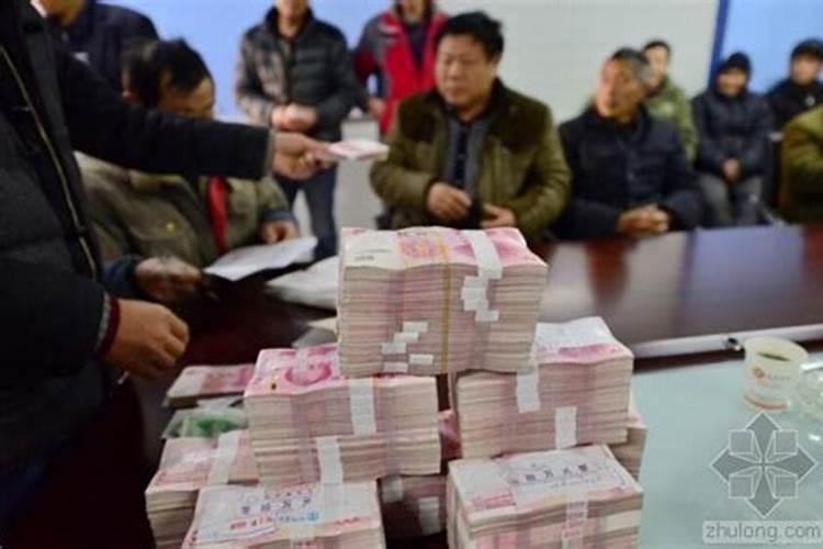梦见父亲追我我拼命跑和躲藏