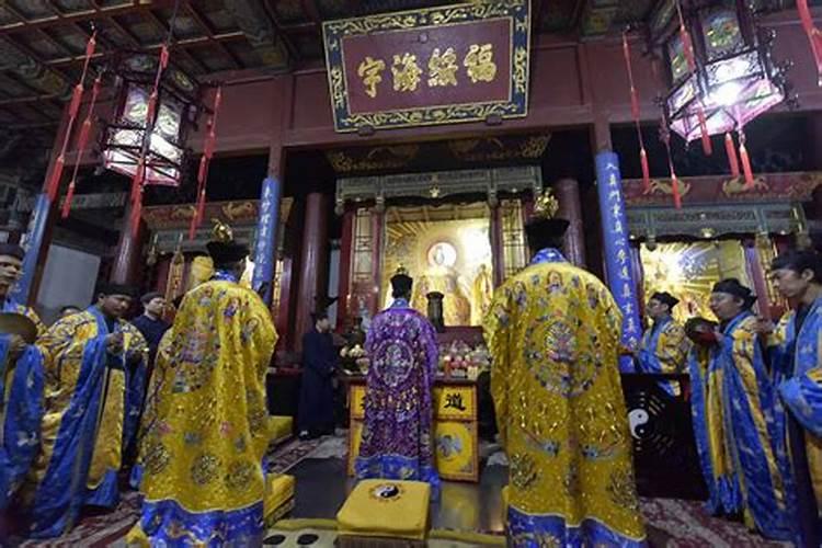 今天腊月初八是什么一个传统节日？有什么风俗呢？