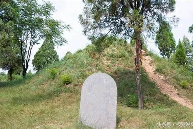 梦见和亲人在坟地睡觉,已婚女人梦见坟墓有预兆