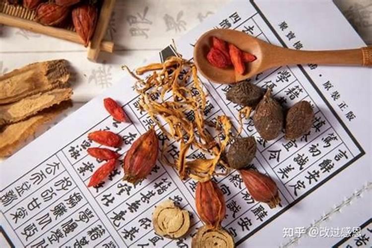 清明扫墓是先烧纸还是先上香？