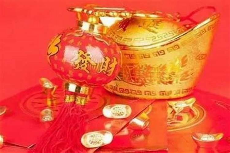 梦见别人家里都是水