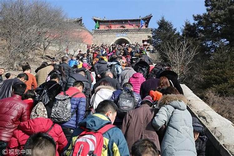 梦到朋友家的男孩是什么意思 梦见别人的家的男孩子征兆是啥