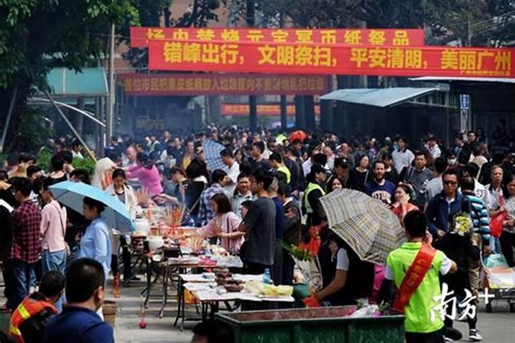 广东地区清明期间拜祭祖先一般都有什么祭品的？家家户户都有的那种百度...