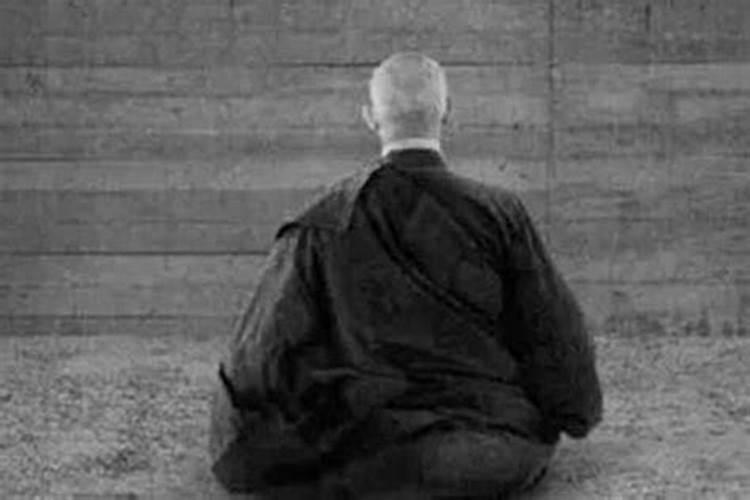 梦见一群陌生人来家里是啥意思
