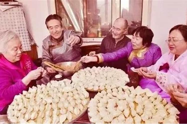 老人去世一周年家中一个儿子的怎样祭奠？
