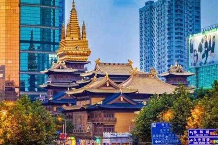 谁知到延安路高架上的龙柱是怎么一回事
