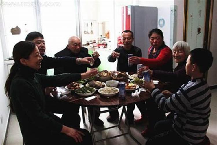 梦见和父亲一起吃饭的预兆