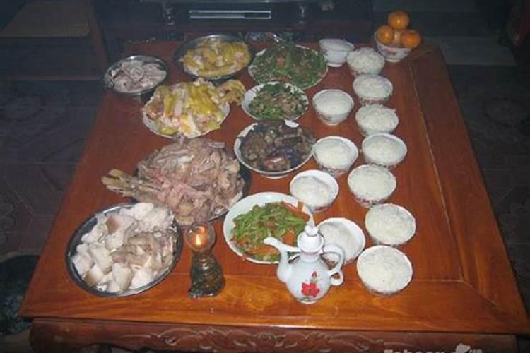 七月十五爷爷奶奶父母都在一起贡品摆两份吗？