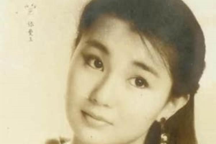 1970年属狗女2025年全程运势