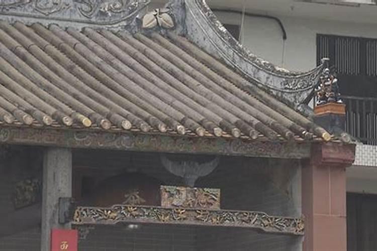犯太岁戴红绳还是黄金