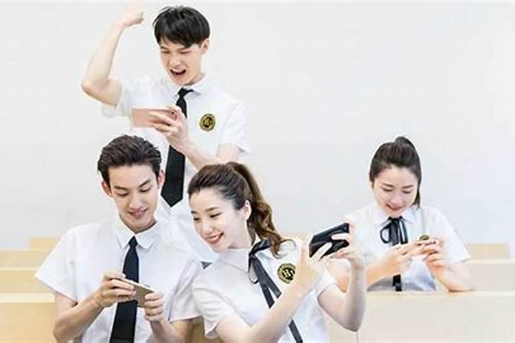 梦见女同学和我暧昧是什么意思
