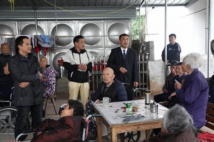 七月半中元节上坟要带什么东西 中元节上坟拿什么祭品好