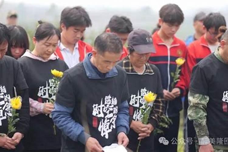 爸爸的两个哥哥叫大伯二伯那两个弟弟叫二叔三叔还是四叔五叔？
