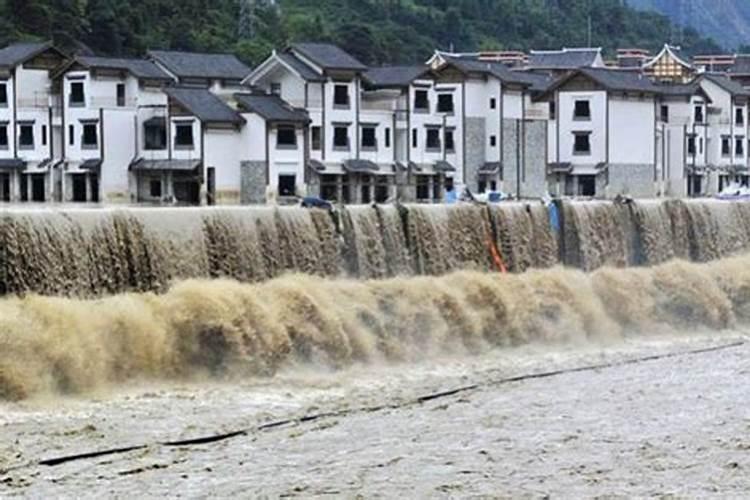 梦见发洪水把人冲走了是什么意思