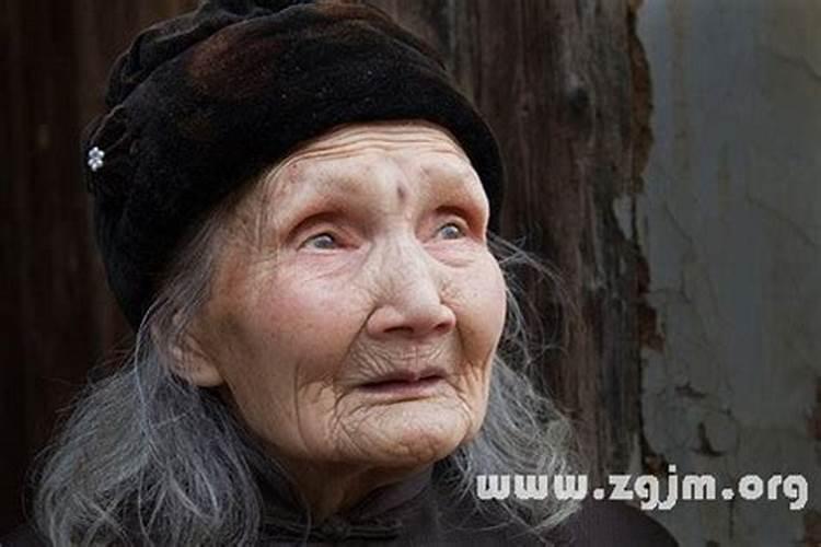 梦见和女同学亲热的预兆
