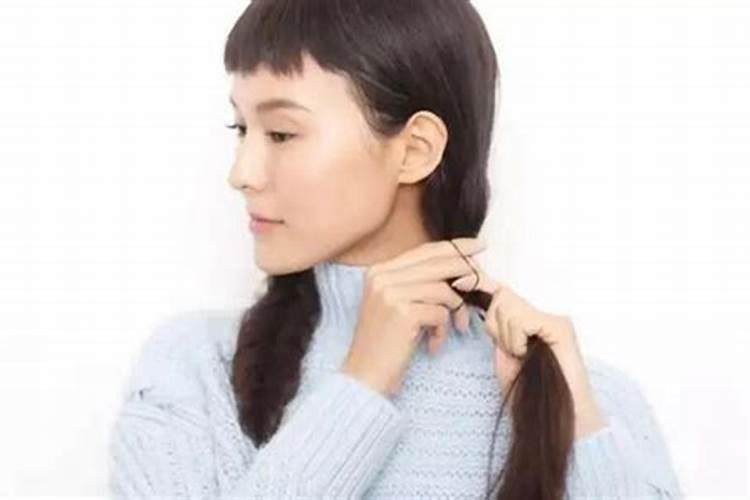 梦见给别人梳头发是什么意思