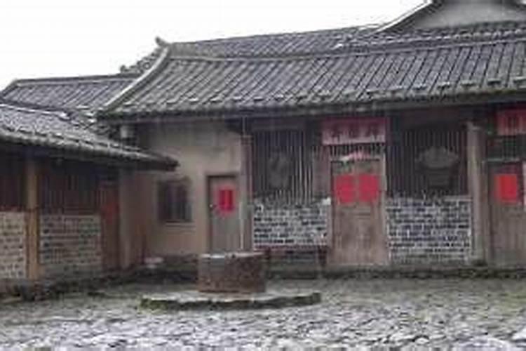 梦见老房子漏雨是什么意思